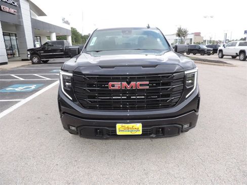 New 2025 GMC Sierra 1500 Elevation image 2