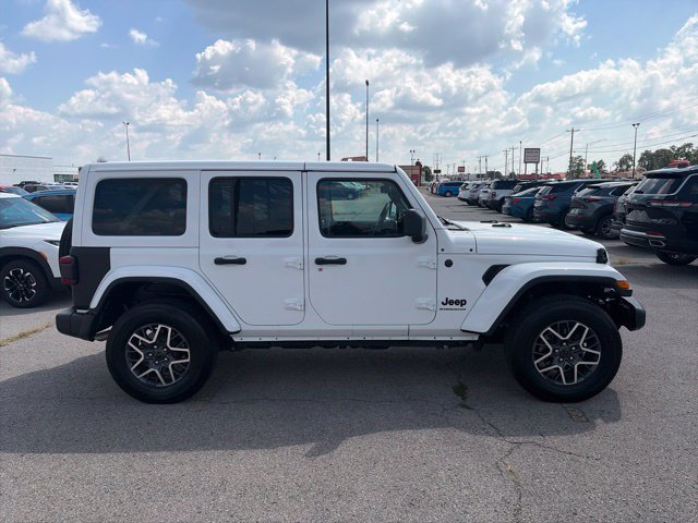 Used 2026 Jeep Wrangler Unlimited Sahara AWD/4WD image 7