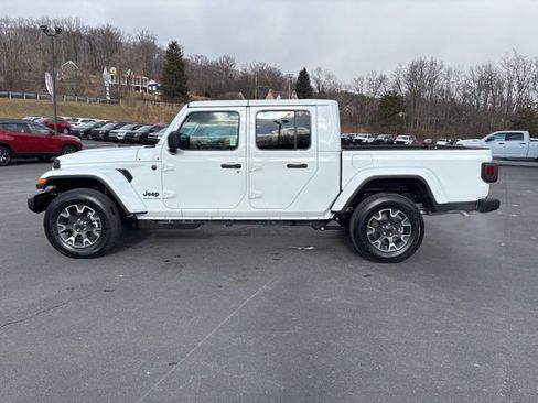 New 2026 Jeep Gladiator Sport image 2