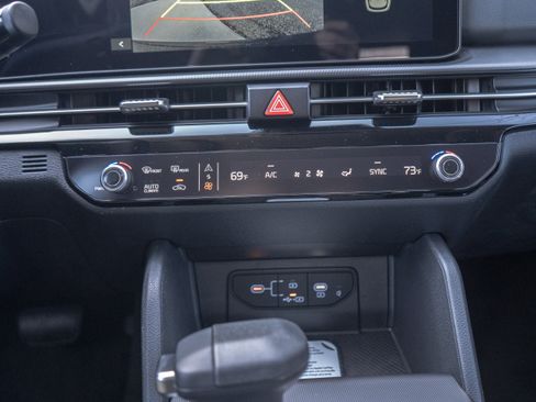 New 2026 Kia Sportage EX FWD image 19