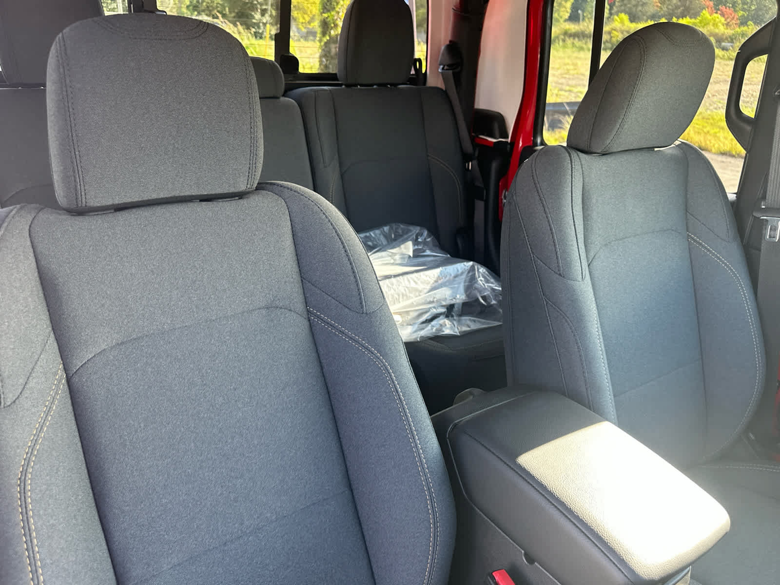 New 2025 Jeep Gladiator Sport AWD/4WD image 13