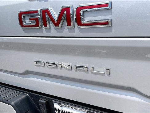 Used 2021 GMC Sierra 3500 Denali w/ Denali Ultimate Package AWD/4WD image 8