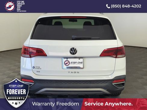 Used 2022 Volkswagen Taos SE FWD image 5