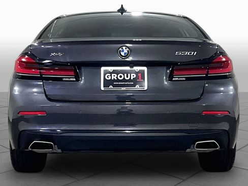 Certified 2023 BMW 530i xDrive w/ Premium Package AWD/4WD image 4
