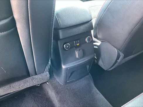 Used 2018 Ford Explorer XLT w/ XLT Appearance Package AWD/4WD image 33