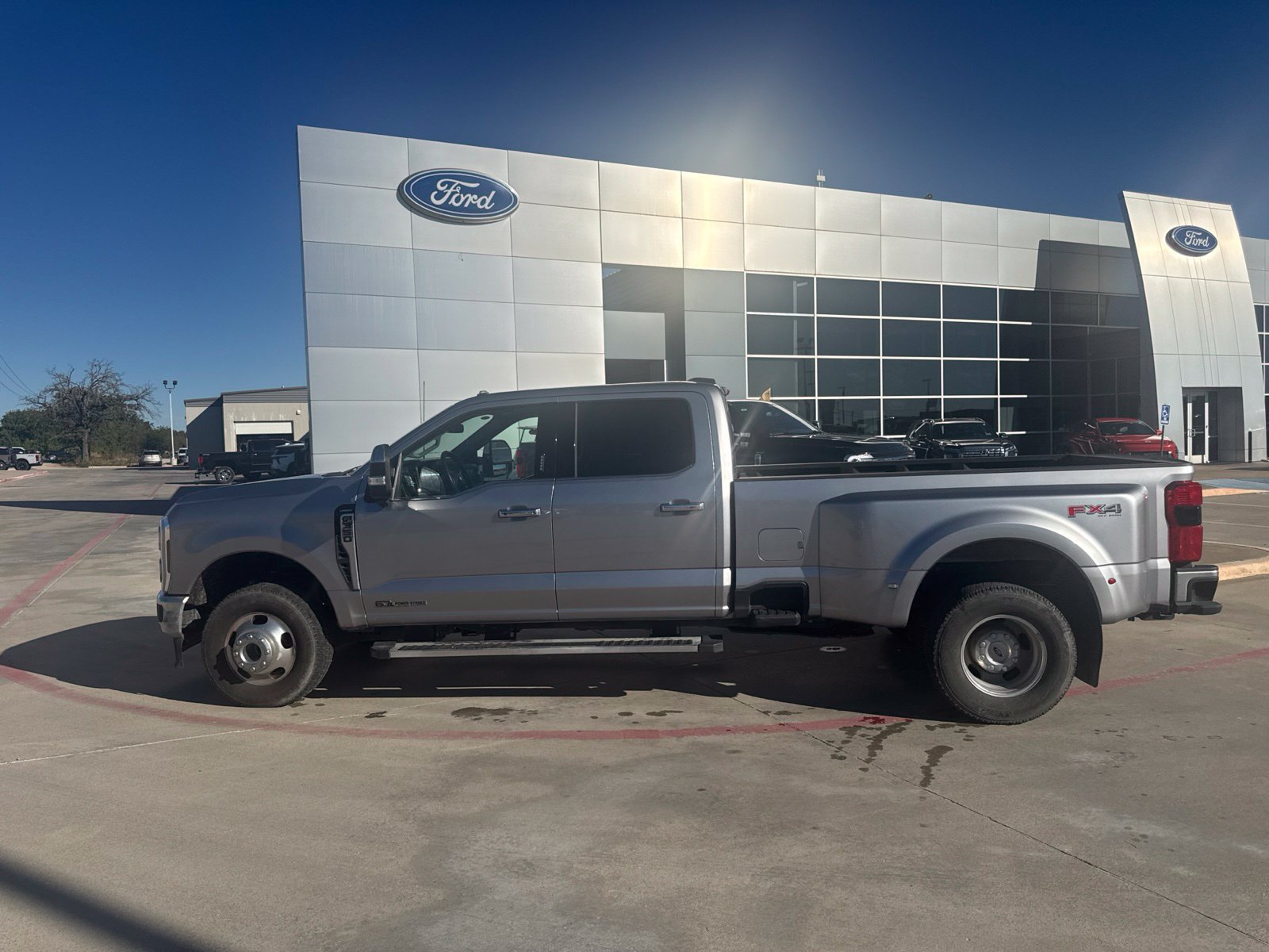 Used 2024 Ford F350 Lariat w/ Chrome Package AWD/4WD image 8