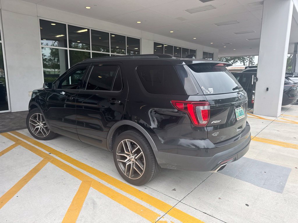 Used 2017 Ford Explorer Sport AWD/4WD image 3