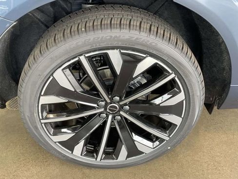 New 2026 Volvo XC60 B5 Ultra w/ Protection Package Premier AWD/4WD image 10