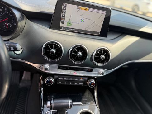 Used 2018 Kia Stinger Premium image 19