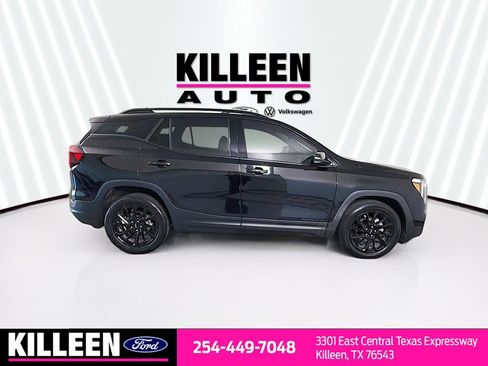 Used 2024 GMC Terrain SLT w/ Elevation Edition FWD image 10