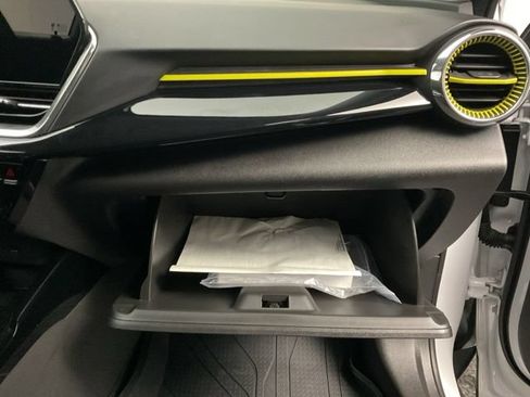 Certified 2025 Chevrolet Trax ACTIV FWD image 28