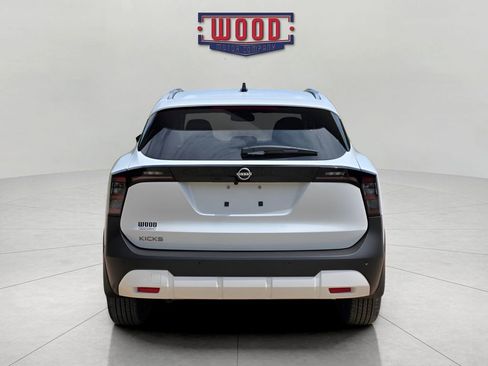 New 2026 Nissan Kicks SV w/ SV Premium Package FWD image 3