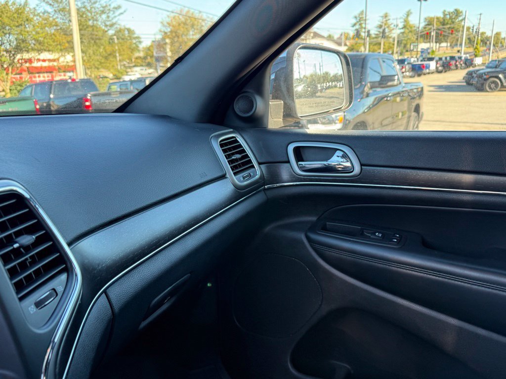 Used 2018 Jeep Grand Cherokee Limited AWD/4WD image 22