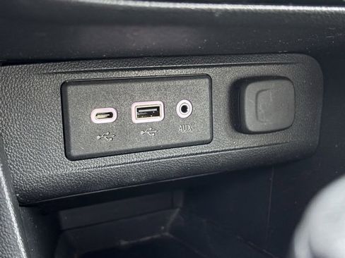 Used 2023 Buick Encore GX Preferred image 30