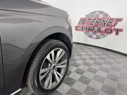 Used 2020 Ford Expedition Limited w/ Equipment Group 302A AWD/4WD image 36