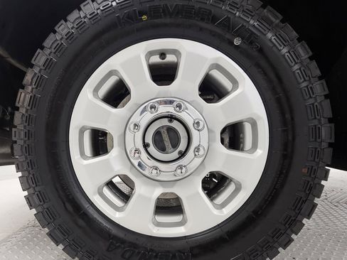 Used 2023 Ford F350 XLT image 7