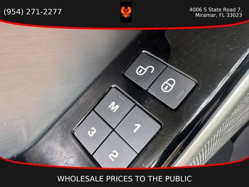 Used 2020 Land Rover Range Rover Velar R-Dynamic S AWD/4WD image 18