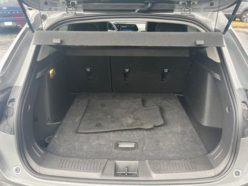 Used 2025 Chevrolet Trax LT image 24