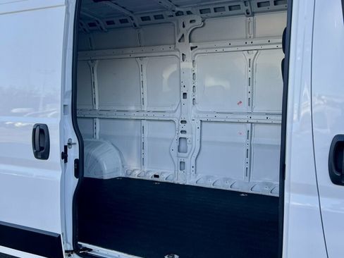 Used 2025 RAM ProMaster 2500 w/ Convenience Group FWD image 10