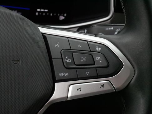 Certified 2025 Volkswagen Taos SE AWD/4WD image 25