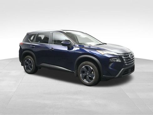 Used 2024 Nissan Rogue SV w/ SV Premium Package FWD image 7