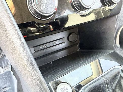 Used 2023 Volkswagen Taos SE image 29