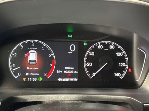 Used 2025 Honda Pilot Sport image 13