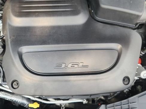 Used 2023 Chrysler Pacifica Touring w/ S Appearance Package FWD image 30
