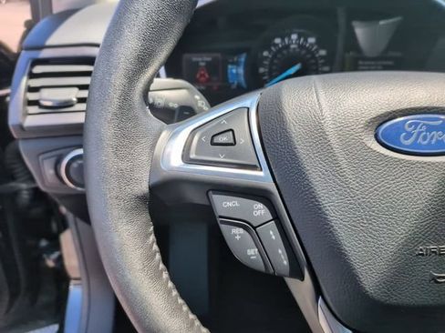 Used 2019 Ford Fusion Titanium FWD image 18