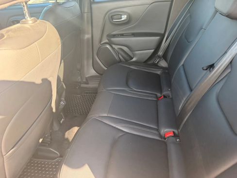 Used 2020 Jeep Renegade Altitude AWD/4WD image 40