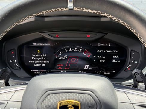 Used 2022 Lamborghini Urus AWD/4WD image 53