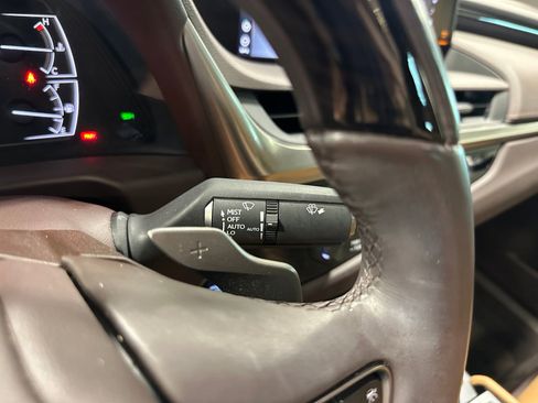 Used 2020 Lexus ES 300h w/ Premium Package FWD image 19