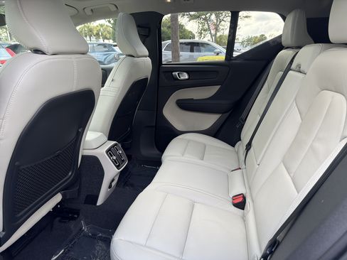 Certified 2023 Volvo XC40 B5 Plus w/ Protection Package Premier AWD/4WD image 31