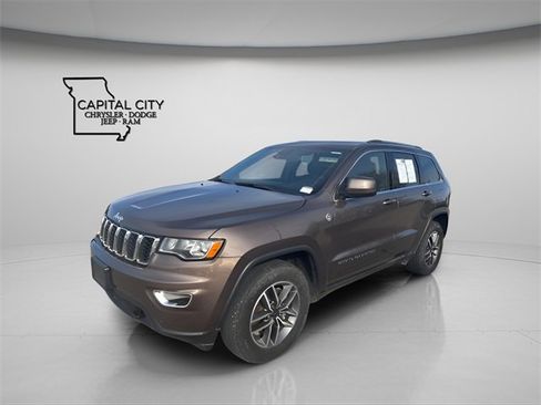 Used 2020 Jeep Grand Cherokee Laredo w/ Quick Order Package 2BN North image 5