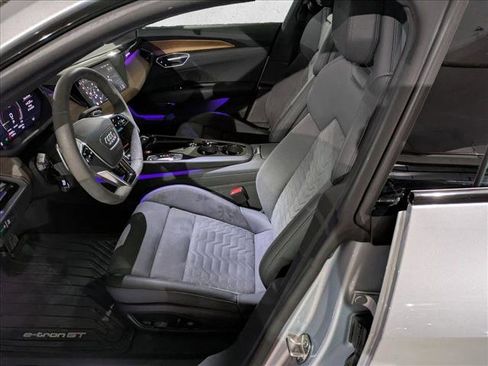 Used 2024 Audi e-tron GT Premium Plus image 23