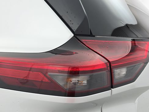 Certified 2023 Nissan Rogue SV FWD image 31