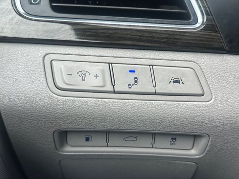 Used 2016 Hyundai Sonata Limited w/ Option Group 05 FWD image 35