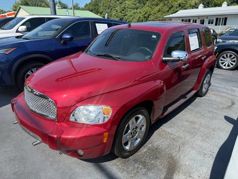 Used 2010 Chevrolet HHR LT FWD image 1