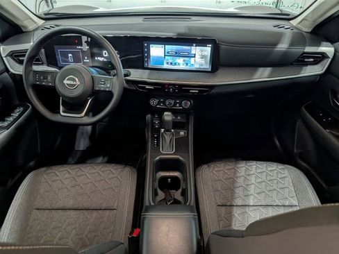 Used 2025 Nissan Kicks SV image 10