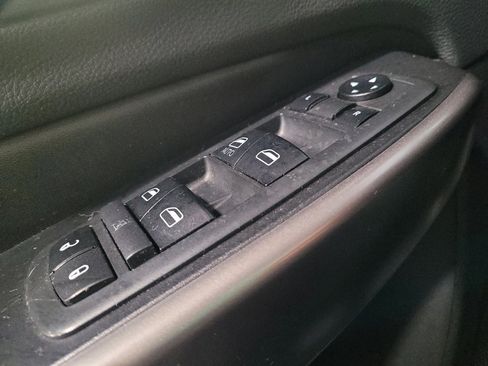 Used 2019 Jeep Cherokee Latitude w/ Popular Appearance Group FWD image 27