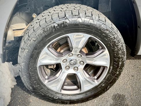Used 2019 RAM 1500 Laramie AWD/4WD image 52