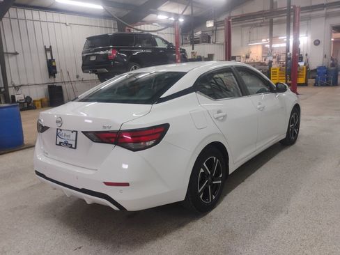 Used 2024 Nissan Sentra SV image 4