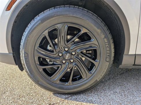 Used 2024 Lincoln Corsair AWD image 10