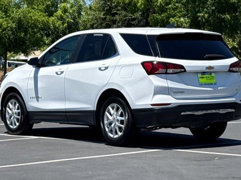 Used 2024 Chevrolet Equinox LT FWD image 3