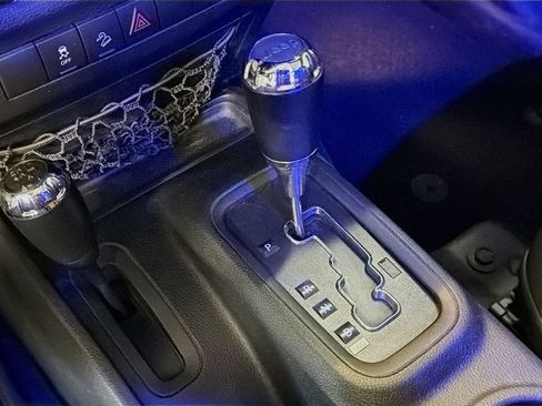 Used 2018 Jeep Wrangler Unlimited Sport S AWD/4WD image 30