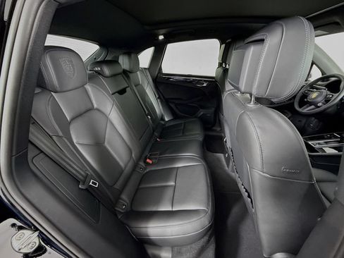 Certified 2026 Porsche Macan AWD/4WD image 28