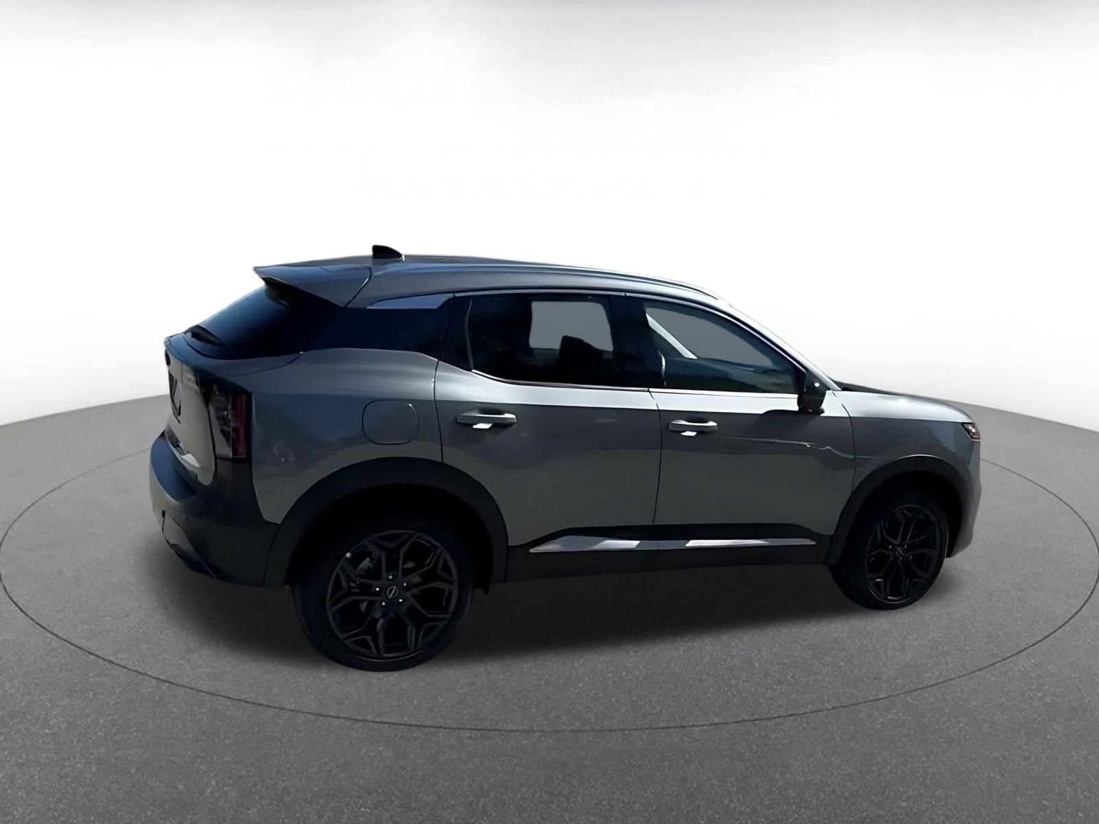 Used 2026 Nissan Kicks SR FWD image 14