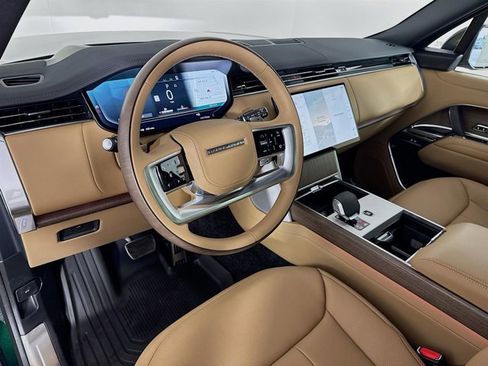 New 2026 Land Rover Range Rover Long Wheelbase SE image 9