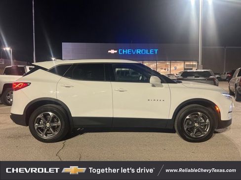 Certified 2025 Chevrolet Blazer LT image 2