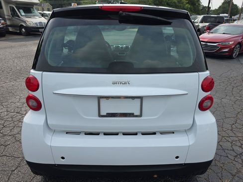 Used 2011 smart fortwo passion RWD image 13